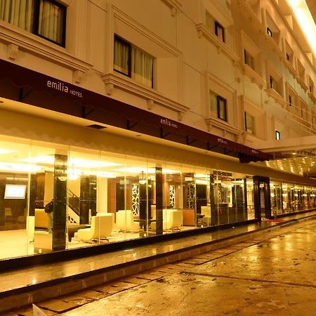 Emilia Hotel By Amazing - Palembang Eksteriør bilde