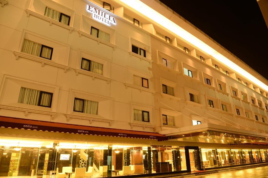 Emilia Hotel By Amazing - Palembang Eksteriør bilde
