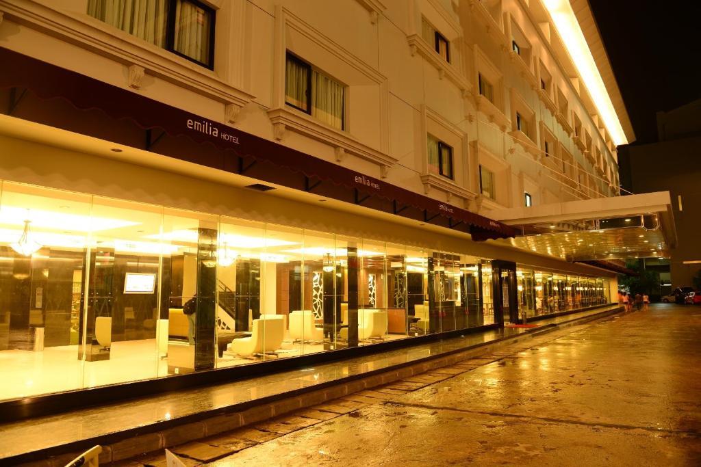 Emilia Hotel By Amazing - Palembang Eksteriør bilde