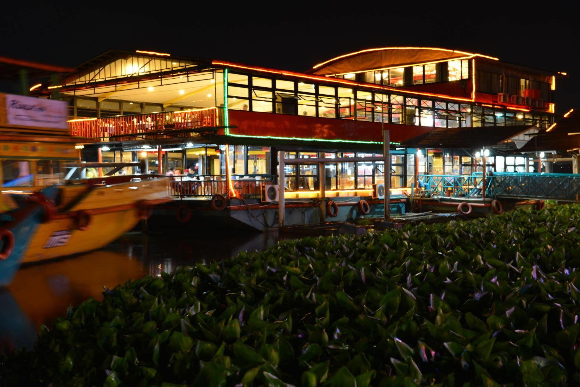 Emilia Hotel By Amazing - Palembang Eksteriør bilde