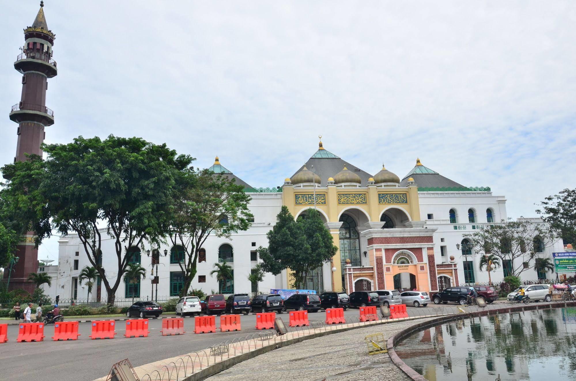 Emilia Hotel By Amazing - Palembang Eksteriør bilde