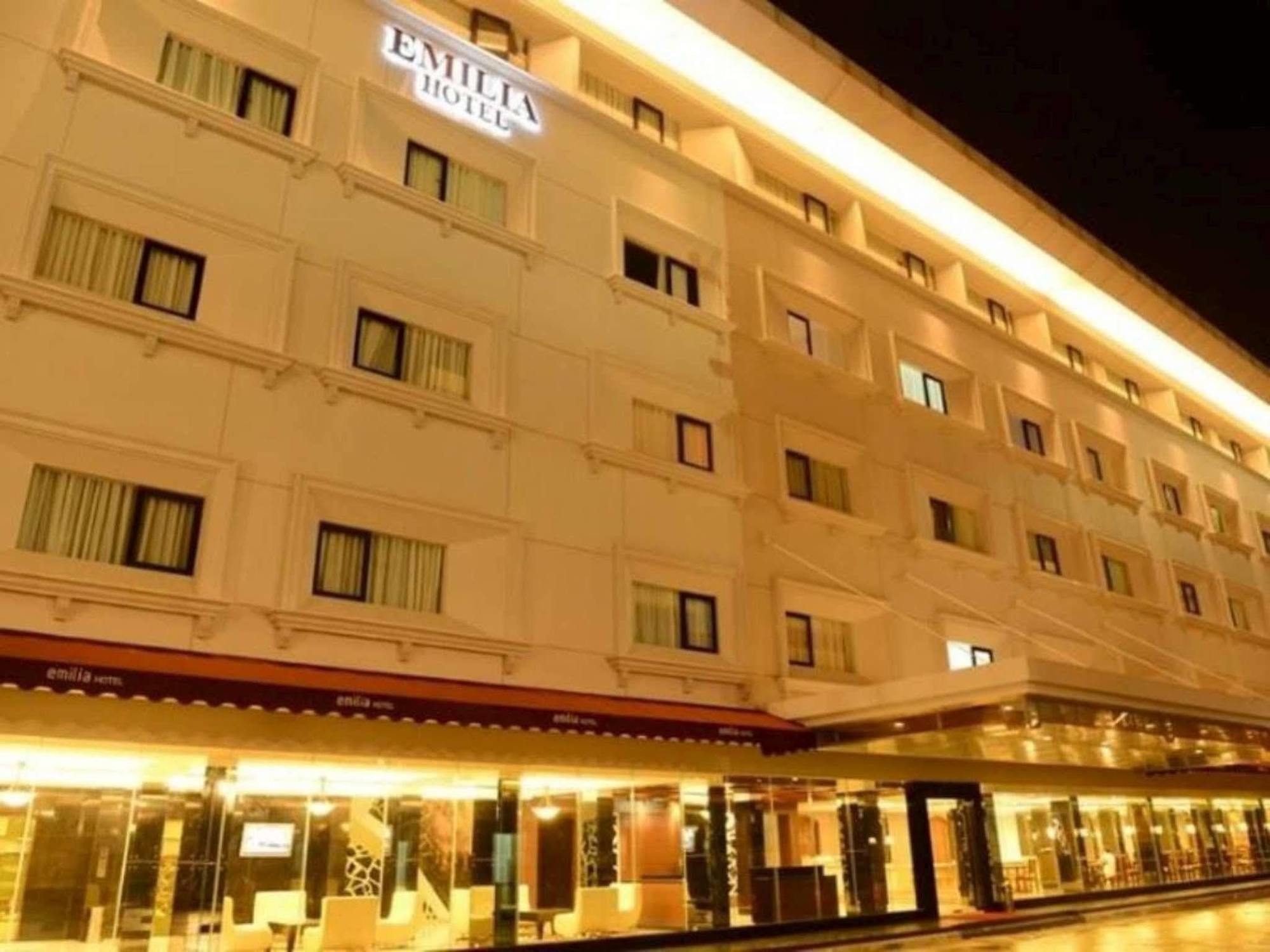 Emilia Hotel By Amazing - Palembang Eksteriør bilde